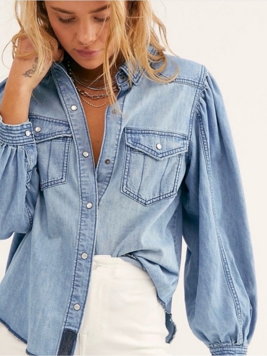 We The Free Tops - We the Free “with love” denim top in WASHED LAVENDER